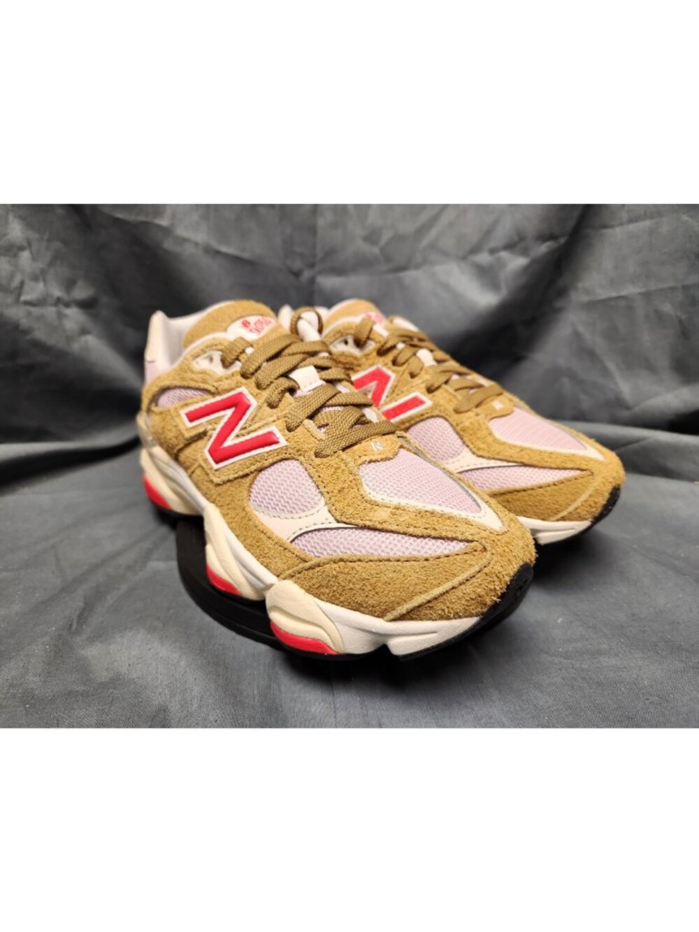 New Balance 9060 Sneakers GC9060VD Beige Pink Girls Size 6.5 NEW IN BOX! - Picture 10 of 13